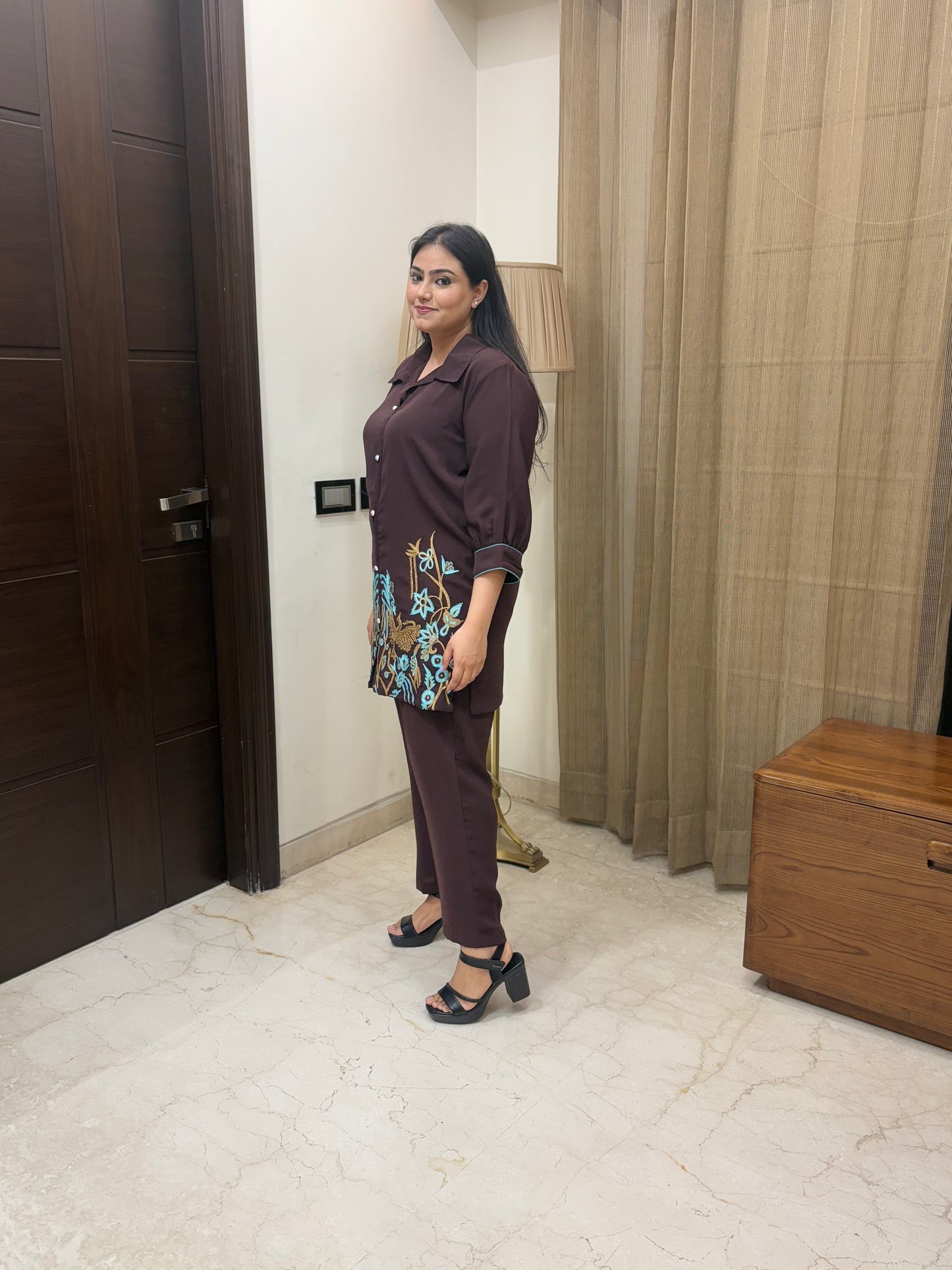 Brown co-ord set with thread work