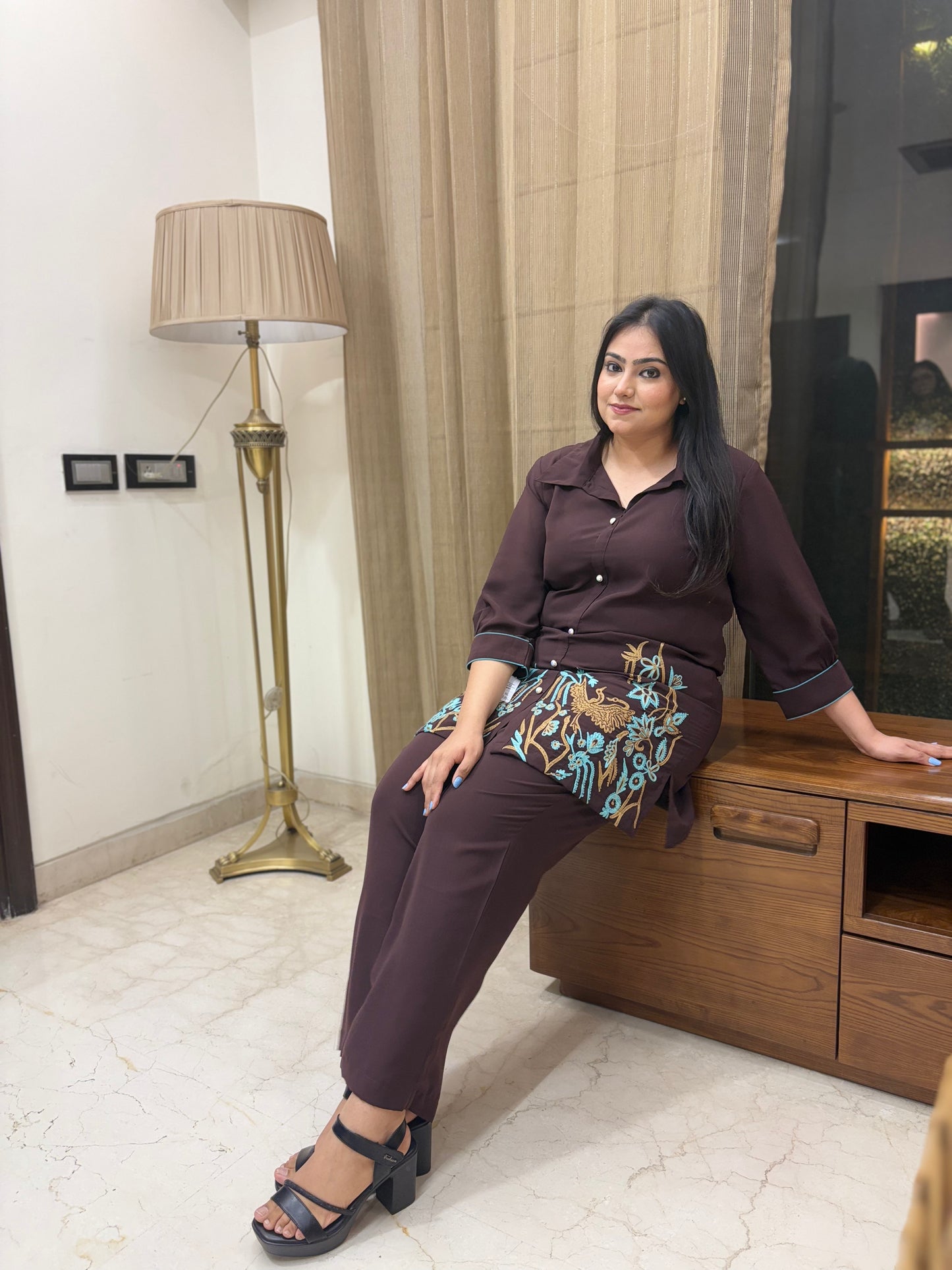 Brown co-ord set with thread work