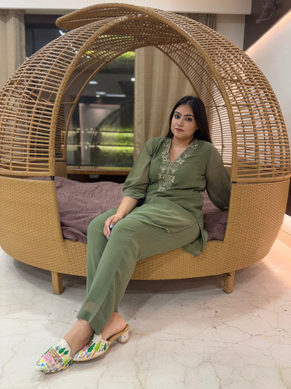 Pastel Green Co-ord with Thread Work